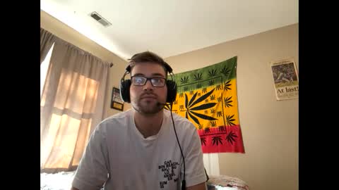 Snapshot of freezeskiii chatting on November 2025 04:30:01 PM freezeskiii online show from November 2025 04:30:01 PM