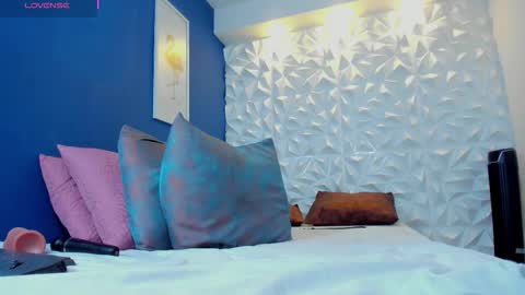 Freya online show from November 2025 03:38:02 AM