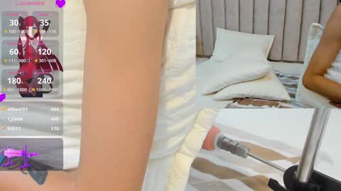 Snapshot of freyamoller chatting on January 2025 01:00:02 AM FREYA online show from January 2025 01:00:02 AM