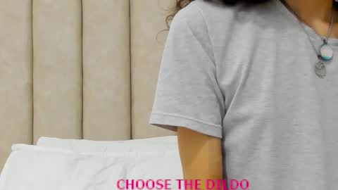 Snapshot of freyamoller chatting on September 2025 09:04:01 PM FREYA online show from September 2025 09:04:01 PM