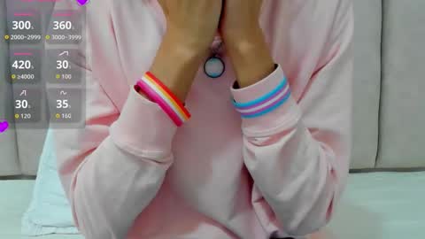 Snapshot of freyamoller chatting on October 2025 07:00:01 PM FREYA online show from October 2025 07:00:01 PM