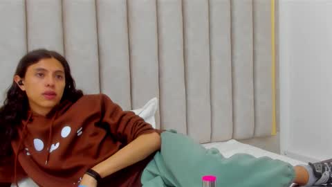 Snapshot of freyamoller chatting on December 2025 01:50:02 PM FREYA online show from December 2025 01:50:02 PM