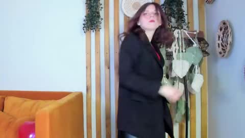 FreyaVeys online show from May 2026 05:15:01 AM