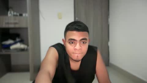 freyva_ online show from January 2025 02:48:01 AM