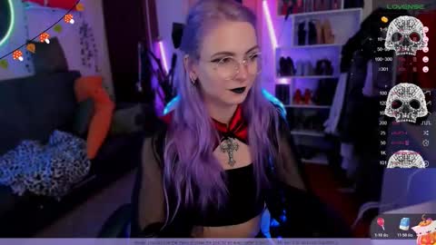 Snapshot of frida_fortune chatting on October 2025 01:08:02 AM Frida A boost to fortune for the one who gives a thumbs up and a bonus lucky for those who support me by joining the fanclub online show from October 2025 01:08:02 AM