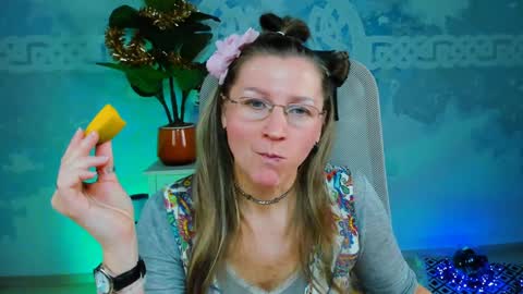 Snapshot of fridatander chatting on January 2025 09:15:01 AM Frida Tander online show from January 2025 09:15:01 AM