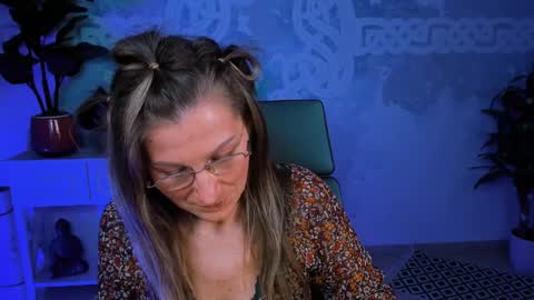 Snapshot of fridatander chatting on January 2025 03:08:02 PM Frida Tander online show from January 2025 03:08:02 PM