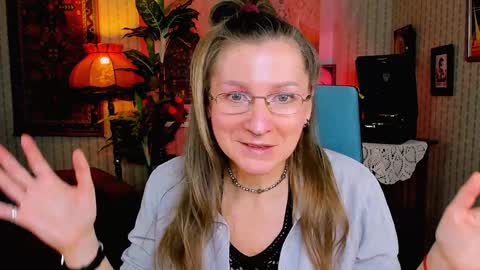 Snapshot of fridatander chatting on February 2025 09:08:02 AM Frida Tander online show from February 2025 09:08:02 AM