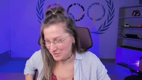 Snapshot of fridatander chatting on February 2025 01:14:02 PM Frida Tander online show from February 2025 01:14:02 PM