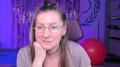 Snapshot of fridatander chatting on February 2025 12:16:02 PM Frida Tander online show from February 2025 12:16:02 PM