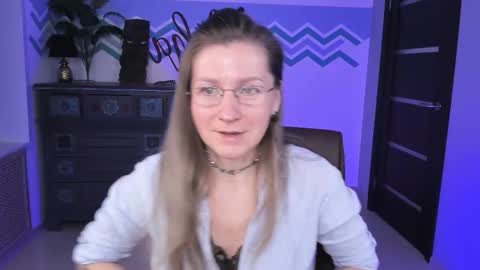 Snapshot of fridatander chatting on March 2025 09:10:02 AM Frida Tander online show from March 2025 09:10:02 AM