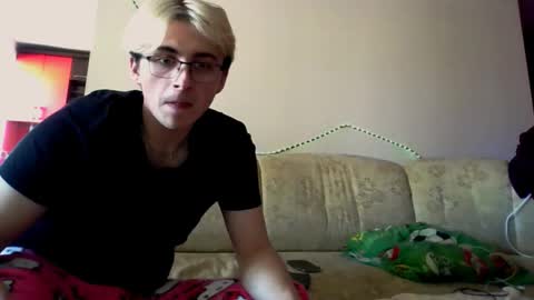 frill1 online show from March 2026 12:02:02 PM