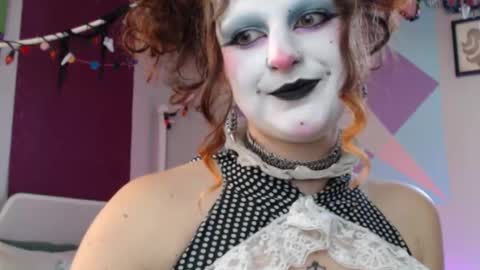 Snapshot of friskyflowers chatting on October 2025 05:58:02 PM cherry online show from October 2025 05:58:02 PM