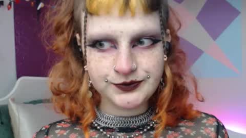 Snapshot of friskyflowers chatting on November 2025 06:46:02 PM cherry online show from November 2025 06:46:02 PM