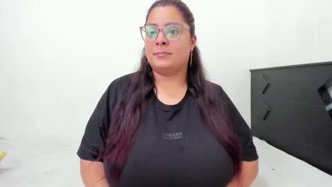 Lucy online show from October 2025 07:44:02 PM