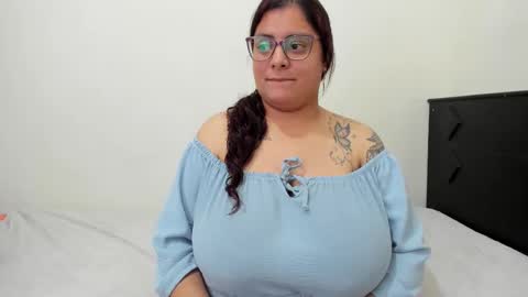 Lucy online show from December 2025 08:04:01 PM