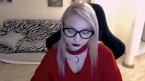 Snapshot of fromsun_forsoul chatting on December 2024 10:18:01 AM Lilith online show from December 2024 10:18:01 AM