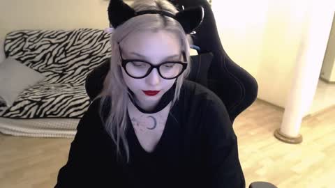 Snapshot of fromsun_forsoul chatting on December 2024 10:23:02 AM Lilith online show from December 2024 10:23:02 AM