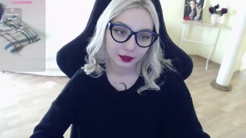 Snapshot of fromsun_forsoul chatting on February 2025 11:21:02 AM Lilith online show from February 2025 11:21:02 AM