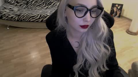 Snapshot of fromsun_forsoul chatting on September 2025 11:39:02 PM Lilith online show from September 2025 11:39:02 PM