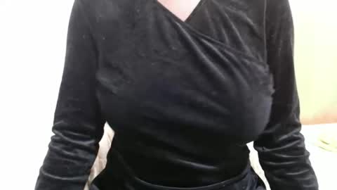 fruity28 online show from November 2025 08:09:01 PM