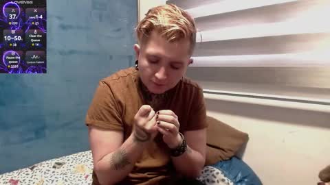 Snapshot of ftmblueyes chatting on December 2025 06:04:01 PM HEHIM online show from December 2025 06:04:01 PM