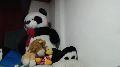 Mia and Gary  online show from February 2025 05:41:01 AM