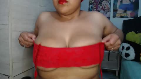 Mia and Gary  online show from November 2025 02:22:01 AM