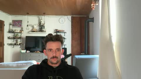 Snapshot of fudde chatting on October 2025 12:19:01 PM fudde online show from October 2025 12:19:01 PM