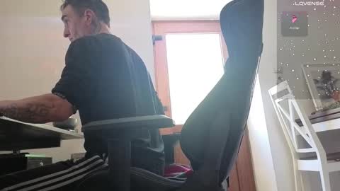 Snapshot of fullartofsex chatting on October 2025 10:34:02 AM FullArtOfSex online show from October 2025 10:34:02 AM