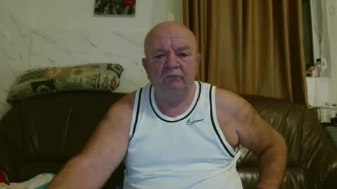 fullballs6 online show from December 2025 04:06:01 AM