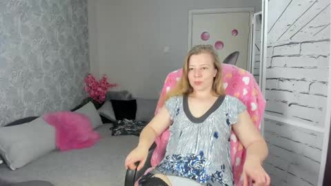 funny_bunny4 online show from December 2024 06:04:02 PM