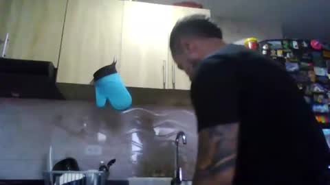 Snapshot of funnyboys18 chatting on January 2025 06:57:01 PM Zanty online show from January 2025 06:57:01 PM