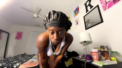 Funsiizebratt  online show from November 2025 06:55:02 PM