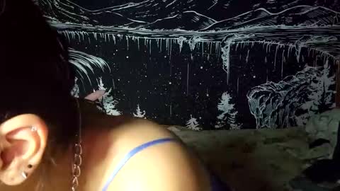 Snapshot of futuresizequeen chatting on December 2025 02:28:01 AM futuresizequeen online show from December 2025 02:28:01 AM