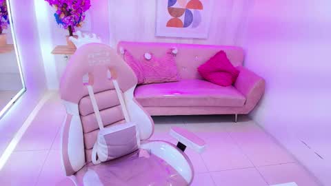 gabby_evanns online show from October 2025 12:05:02 PM