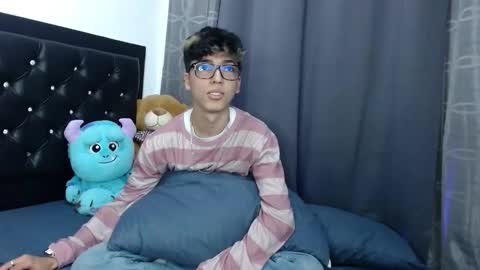 gabriel_x18 online show from January 2026 09:29:01 PM