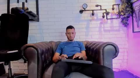 gabrieldraven online show from September 2025 07:47:02 PM