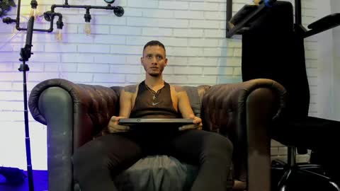 gabrieldraven online show from October 2025 07:46:02 PM