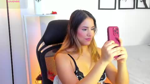 Snapshot of gabriella__tom chatting on July 2026 08:33:01 PM Gabriella online show from July 2026 08:33:01 PM