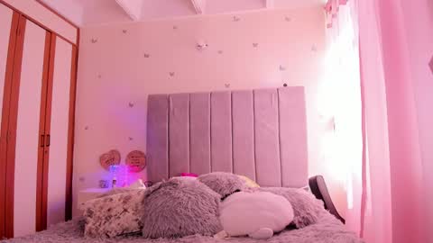 Gaby online show from December 2025 06:12:02 PM