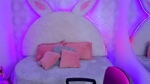 Gaby online show from December 2025 07:34:02 PM