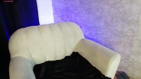          online show from November 2025 02:00:01 AM