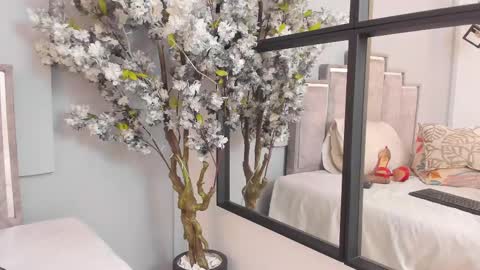 gabyyjones online show from February 2025 02:36:01 PM