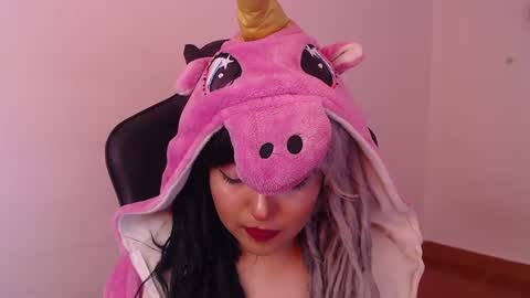 Kate 3 online show from September 2025 07:39:02 PM