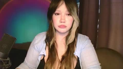 Snapshot of gamergirl01 chatting on November 2025 10:37:01 AM Alex brb in 2 hours online show from November 2025 10:37:01 AM