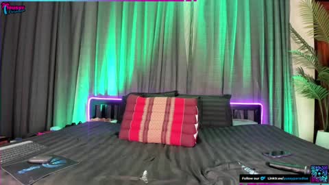 Morena Mitch online show from October 2025 03:40:02 AM