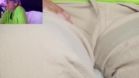 garnettrobert438 online show from May 2026 07:00:01 PM