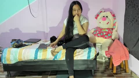 Snapshot of gaticahot001 chatting on March 2025 12:04:02 AM Diana online show from March 2025 12:04:02 AM