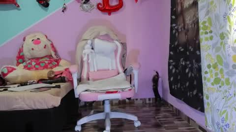 Snapshot of gaticahot001 chatting on November 2025 07:01:02 PM Diana online show from November 2025 07:01:02 PM